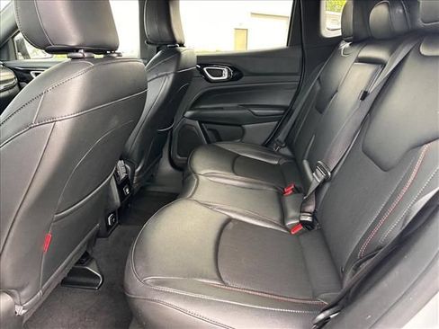 Used 2025 Jeep Compass Trailhawk AWD/4WD image 15