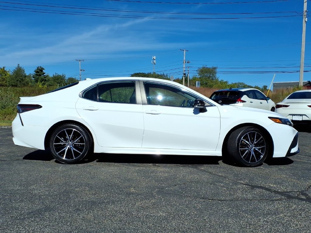 Used 2023 Toyota Camry SE FWD image 2