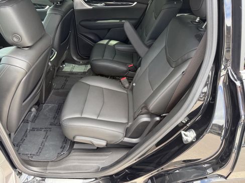 Used 2024 Cadillac XT6 Premium Luxury w/ Technology Package AWD/4WD image 11