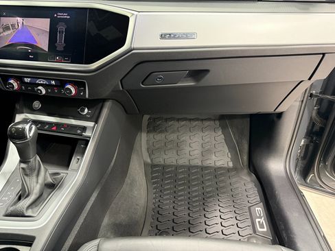 Used 2020 Audi Q3 2.0T Premium w/ Convenience Package image 27