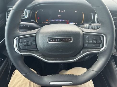Used 2022 Jeep Wagoneer Series III w/ Premium Group I image 15