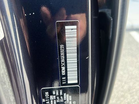 Used 2016 Kia Sedona SX Limited FWD image 19