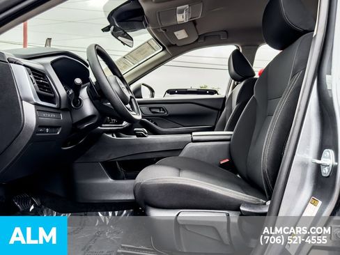 Used 2024 Nissan Rogue S FWD image 11