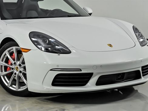 Used 2019 Porsche 718 Boxster S RWD image 3