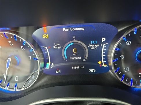 Used 2020 Chrysler Pacifica Touring-L Plus w/ S Appearance Package image 10