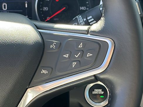 Used 2019 Chevrolet Equinox LT image 18