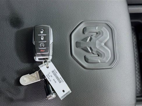 New 2026 RAM 4500 4x4 Crew Cab DRW w/ Laramie Trim Package image 19