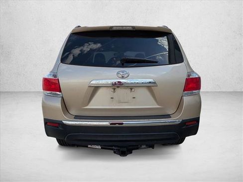 Used 2013 Toyota Highlander SE image 6