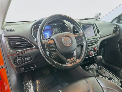 Used 2021 Jeep Cherokee Trailhawk image 9