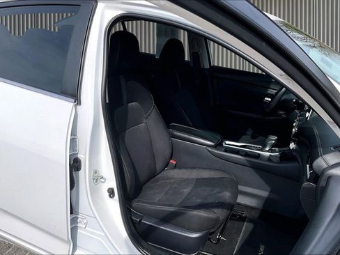 Used 2023 Nissan Sentra SV w/ All-Weather Package image 8