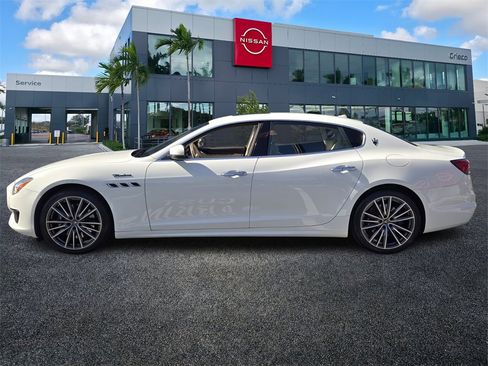 Used 2022 Maserati Quattroporte Modena image 4