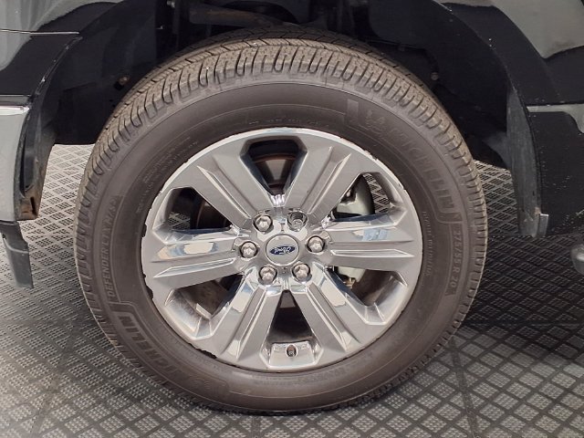 Used 2018 Ford F150 XLT w/ Equipment Group 302A Luxury AWD/4WD image 32