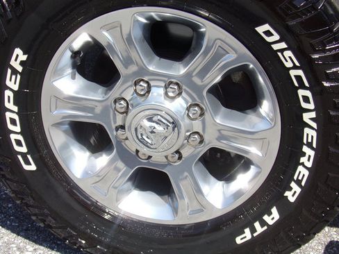 Used 2015 RAM 2500 Tradesman w/ Chrome Appearance Group AWD/4WD image 23