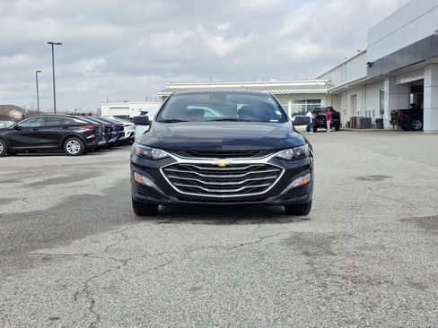 Used 2023 Chevrolet Malibu LT image 2