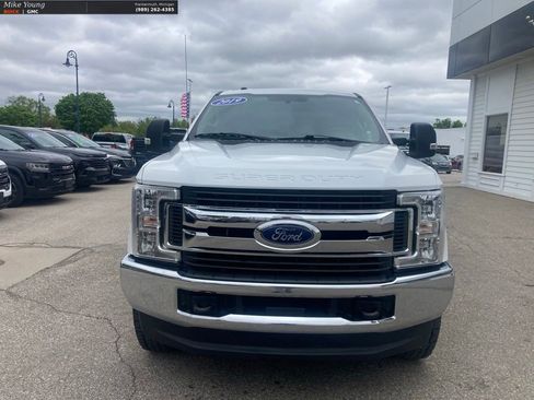Used 2019 Ford F250 XLT AWD/4WD image 2