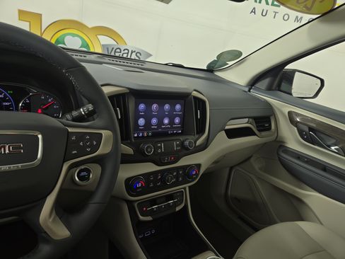 Used 2024 GMC Terrain Denali w/ Denali Premium Package AWD/4WD image 24