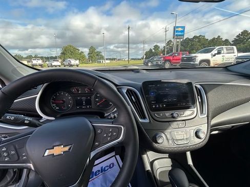Used 2024 Chevrolet Malibu RS FWD image 10