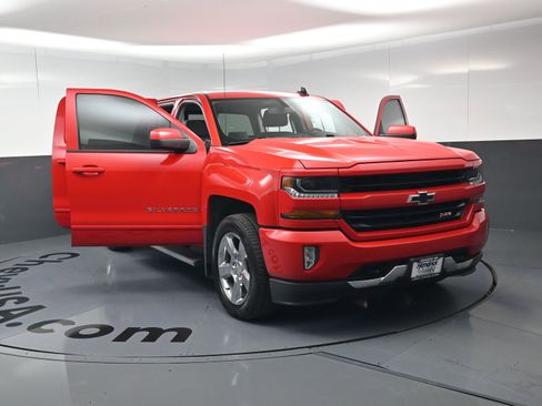 Used 2018 Chevrolet Silverado 1500 LT w/ All Star Edition image 20