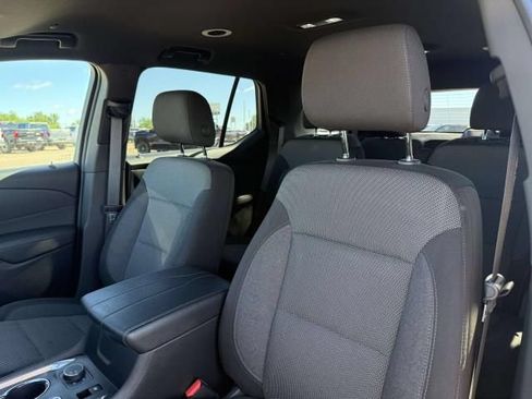 Used 2023 Chevrolet Traverse LT FWD image 12