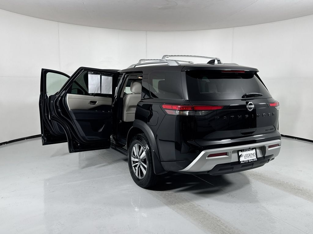 Used 2023 Nissan Pathfinder SL w/ Black Appearance Package AWD/4WD image 26