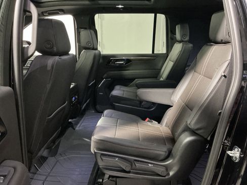 New 2026 Chevrolet Suburban High Country image 33