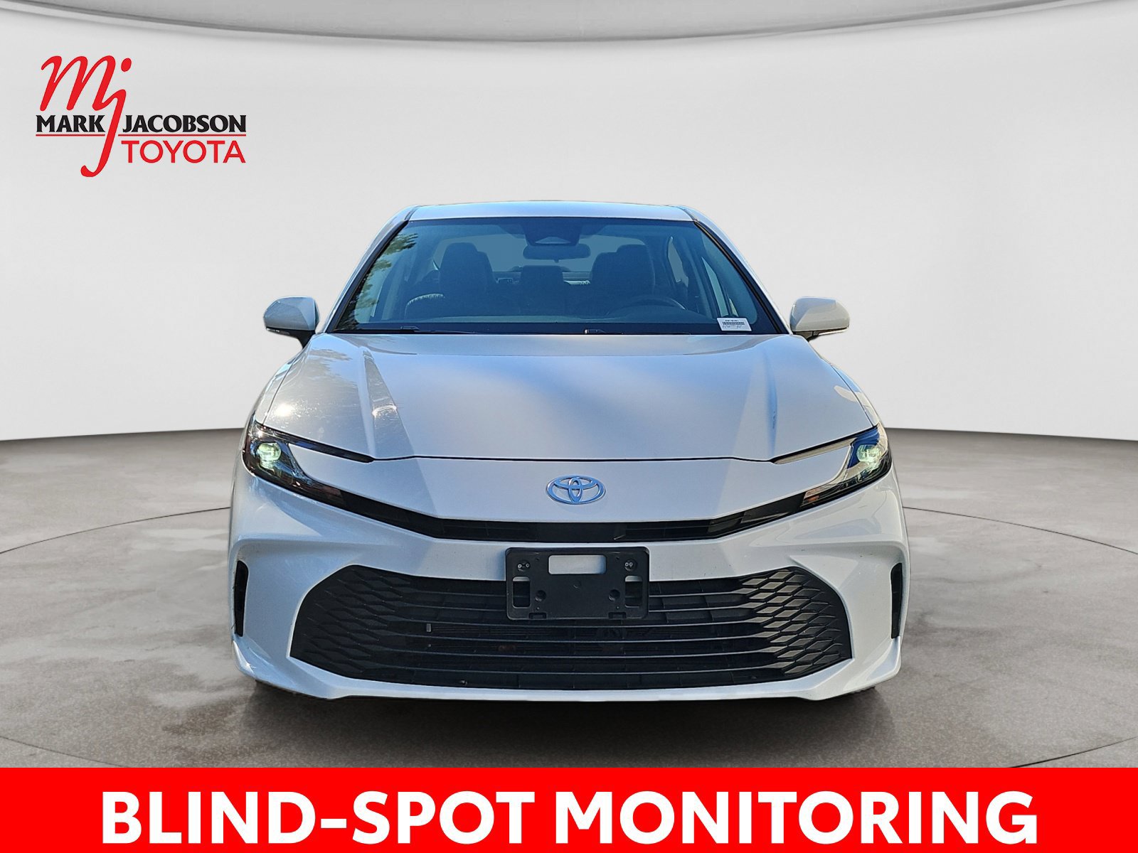 Used 2025 Toyota Camry LE FWD image 3