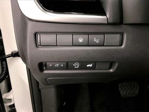 New 2025 Nissan Rogue SL w/ Tech Package image 27