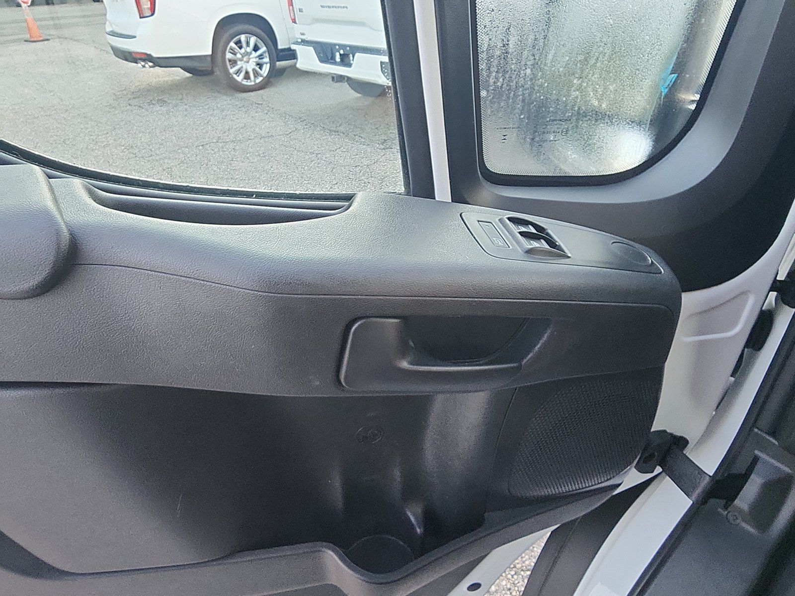 Used 2025 RAM ProMaster 2500 w/ U-Haul Equipment Group FWD image 15