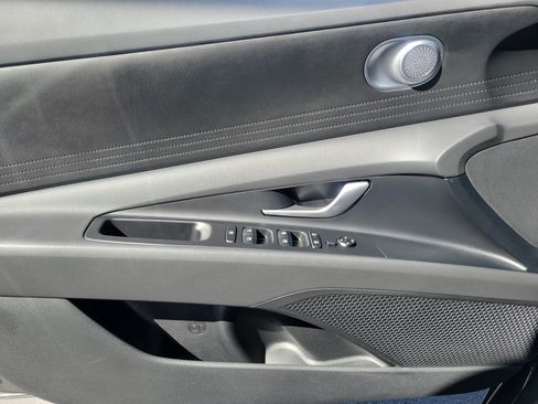 Certified 2026 Hyundai Elantra SE w/ Cargo Package FWD image 19