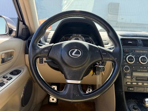 Used 2005 Lexus IS 300 RWD image 9