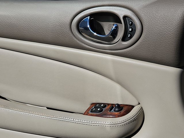 Used 1999 Jaguar XK8 Convertible RWD image 13