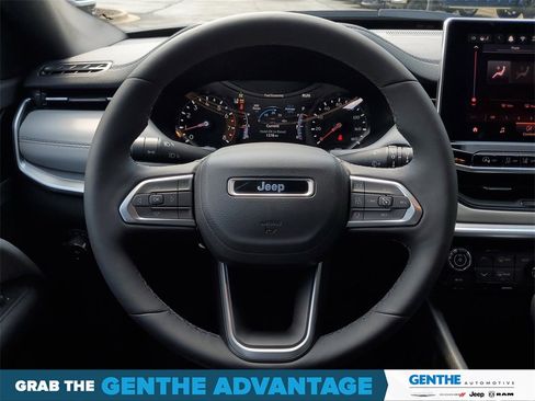 Used 2025 Jeep Compass Limited w/ Sun & Sound Group image 27