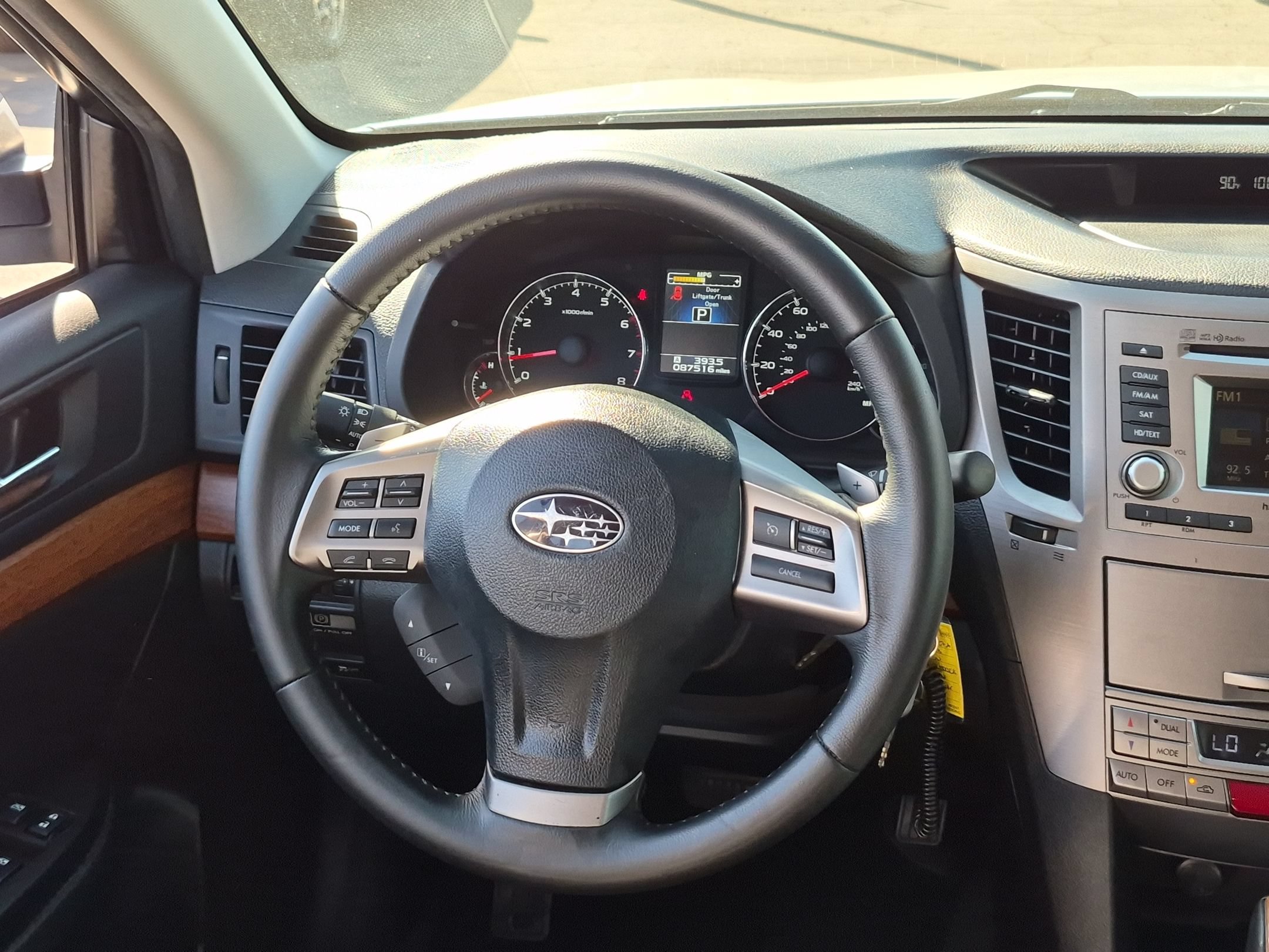 Used 2013 Subaru Outback 2.5i Limited w/ Moonroof Pkg AWD/4WD image 11
