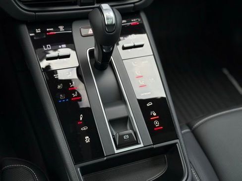 New 2025 Porsche Macan S image 22