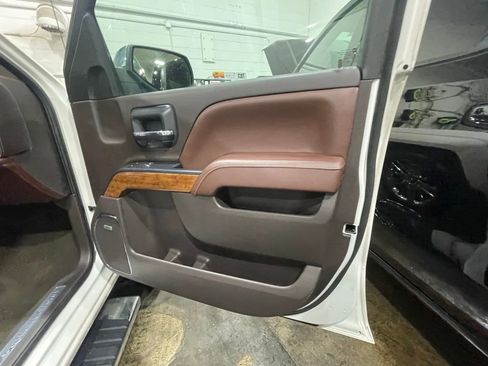 Used 2015 Chevrolet Silverado 1500 High Country image 16