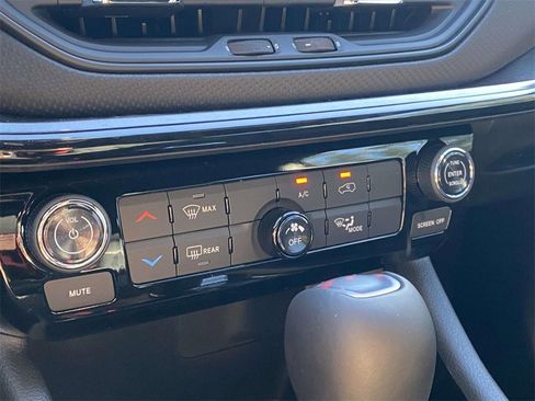 New 2026 Jeep Compass Latitude image 22