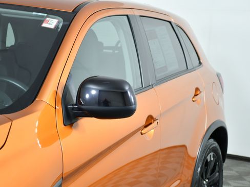 Used 2025 Mitsubishi Outlander Sport LE image 13