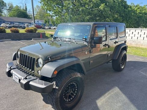Used 2015 Jeep Wrangler Unlimited Rubicon w/ Dual Top Group image 2