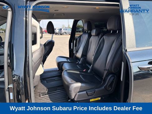 Used 2024 Kia Carnival LX FWD image 29