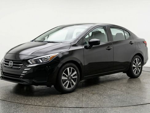 Used 2025 Nissan Versa SV FWD image 3