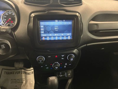 Used 2021 Jeep Renegade Latitude image 39