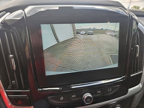 Used 2019 Chevrolet Traverse LT FWD image 20