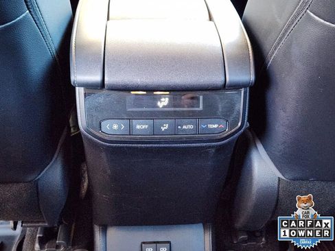 Used 2021 Toyota Highlander XLE FWD image 32