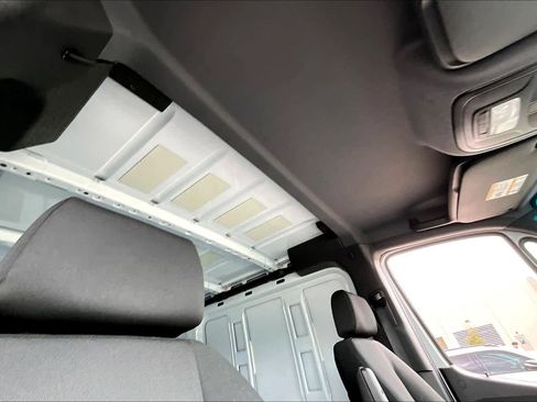 Used 2025 Mercedes-Benz Sprinter 2500 image 13