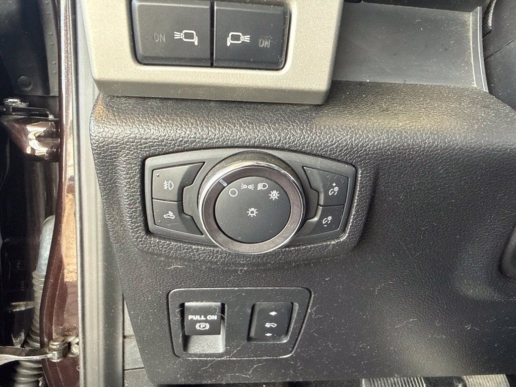 Used 2019 Ford F150 Lariat w/ Equipment Group 502A Luxury AWD/4WD image 15