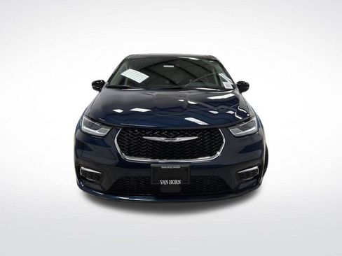 Used 2024 Chrysler Pacifica Limited w/ Trailer Tow Group image 12