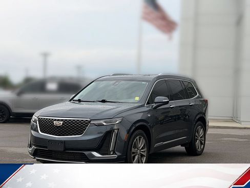 Used 2021 Cadillac XT6 Premium Luxury AWD/4WD image 2