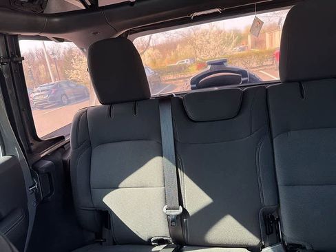 Used 2022 Jeep Wrangler Unlimited Sahara w/ LED Lighting Group image 23