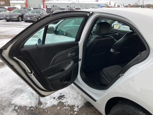 Used 2016 Chevrolet Malibu LT image 11