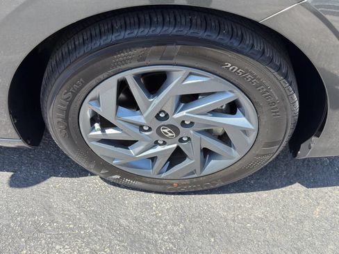 Used 2024 Hyundai Elantra SEL FWD image 8